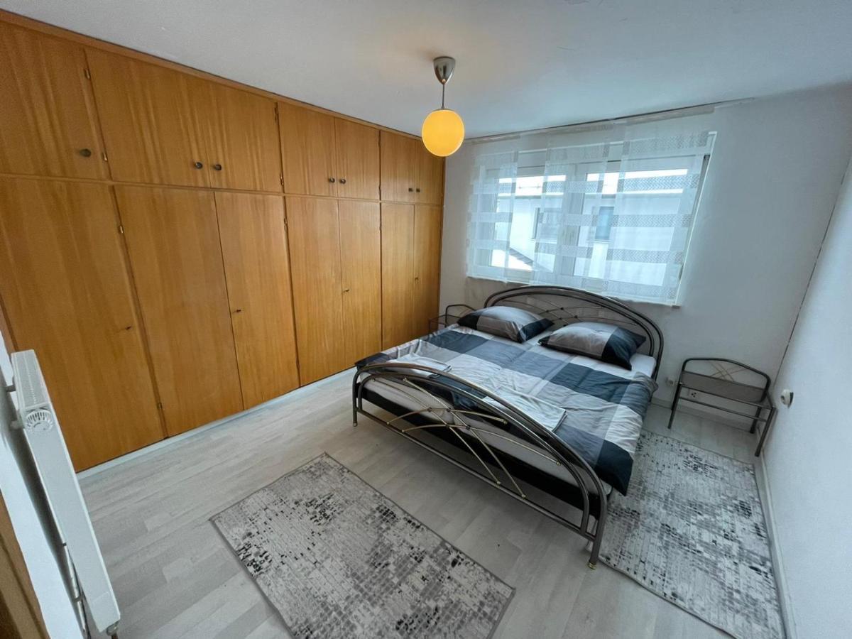 Guntia Apartment Mit Grossem Garten Günzburg Exteriör bild